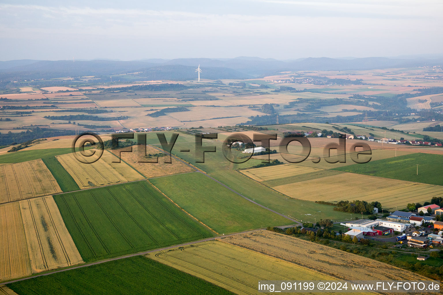 Vue aérienne de Quirnheim dans le département Rhénanie-Palatinat, Allemagne