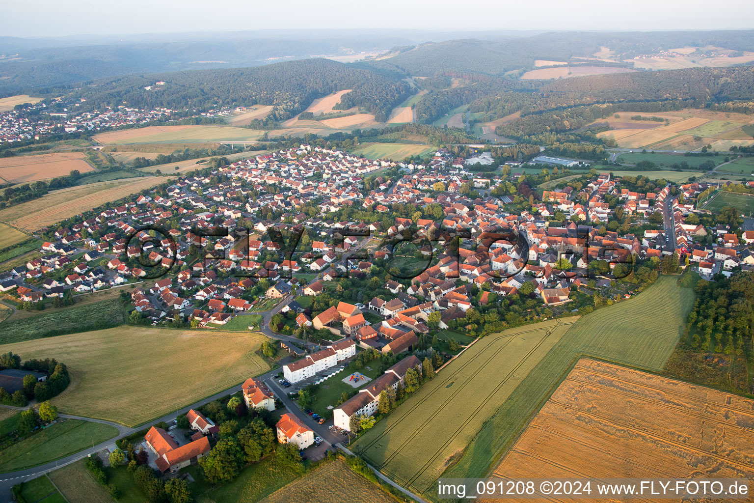 Vue aérienne de Kerzenheim dans le département Rhénanie-Palatinat, Allemagne