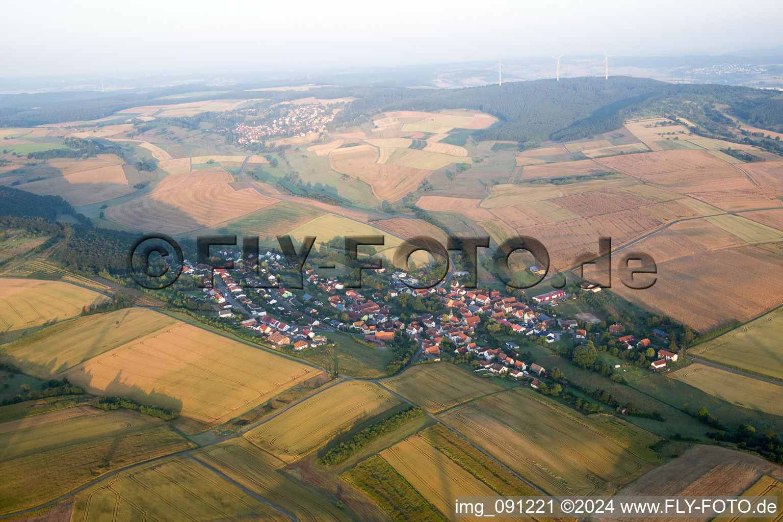 Vue aérienne de Breunigweiler dans le département Rhénanie-Palatinat, Allemagne