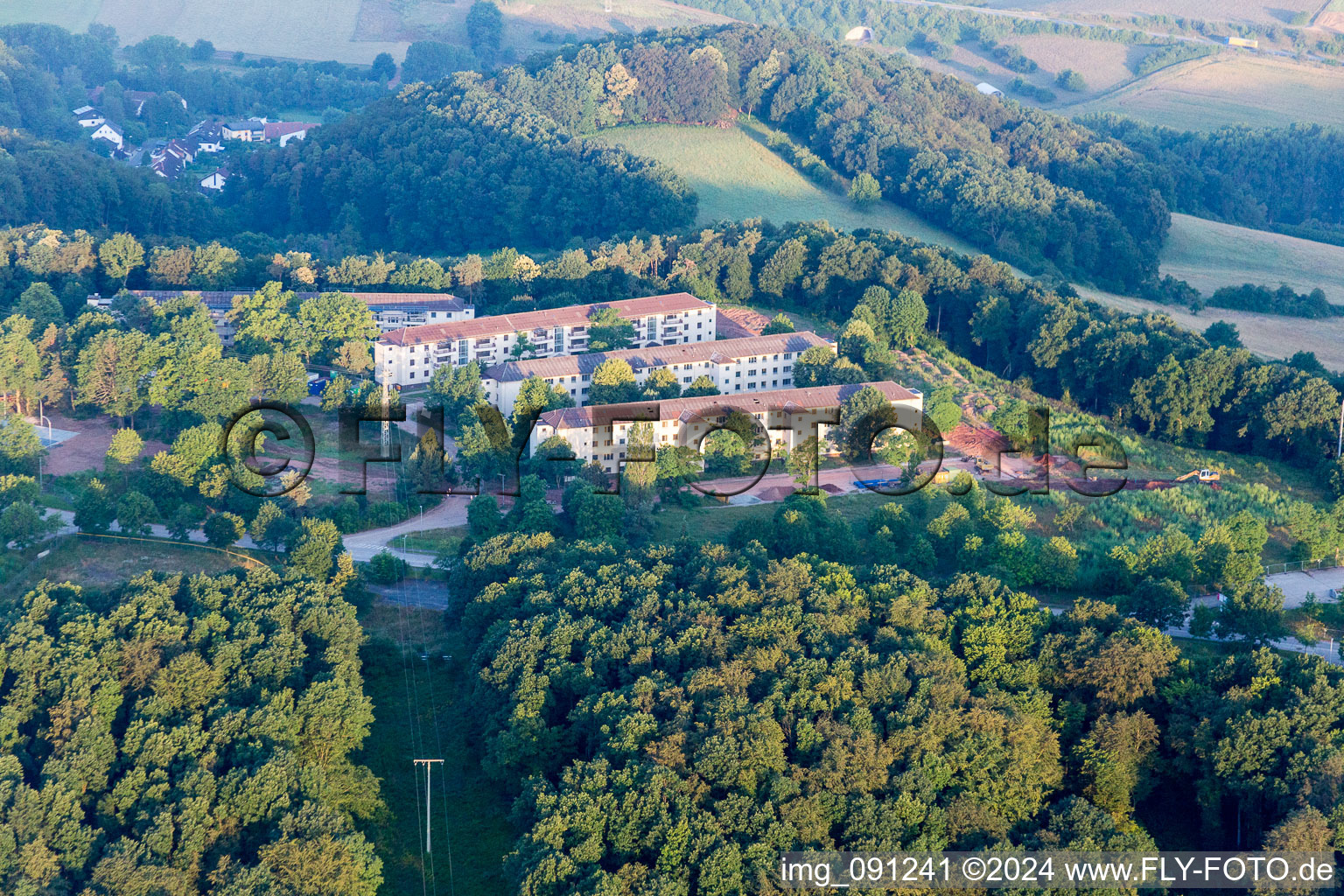 Vue aérienne de Caserne militaire américaine Quartier général de Sembach à Sembach à le quartier Münchweiler in Münchweiler an der Alsenz dans le département Rhénanie-Palatinat, Allemagne