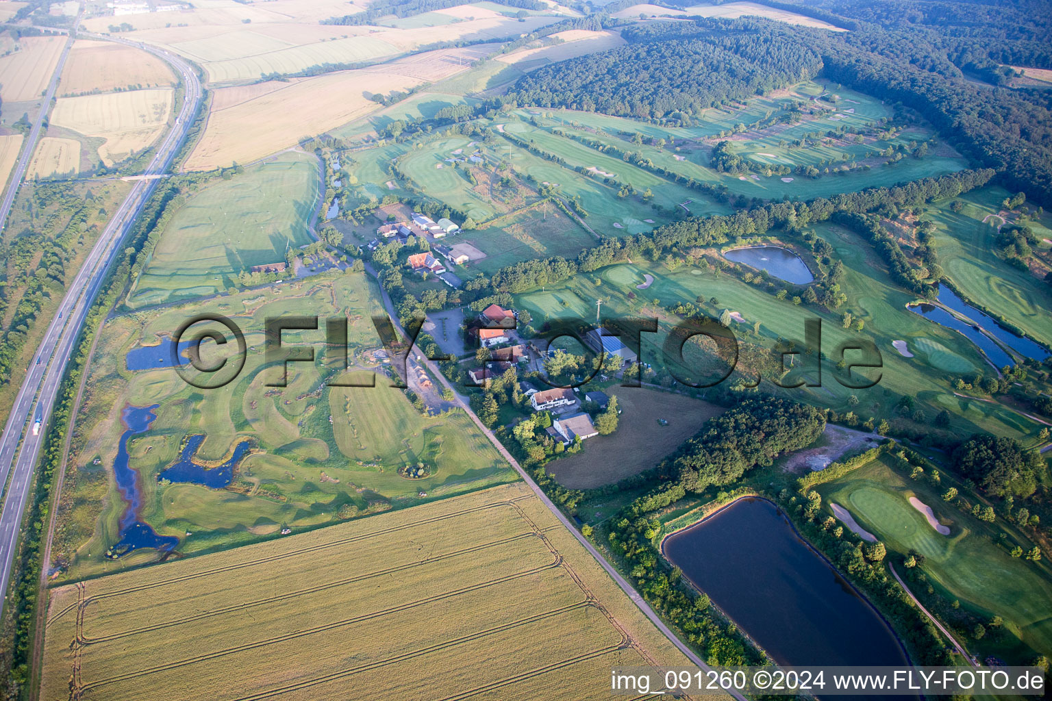 Enregistrement par drone de Golf à Börrstadt dans le département Rhénanie-Palatinat, Allemagne