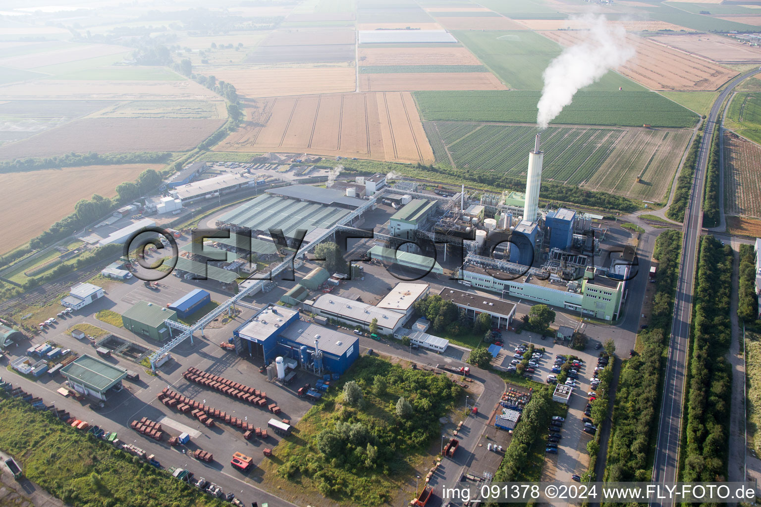 Biebesheim am Rhein dans le département Hesse, Allemagne vue d'en haut