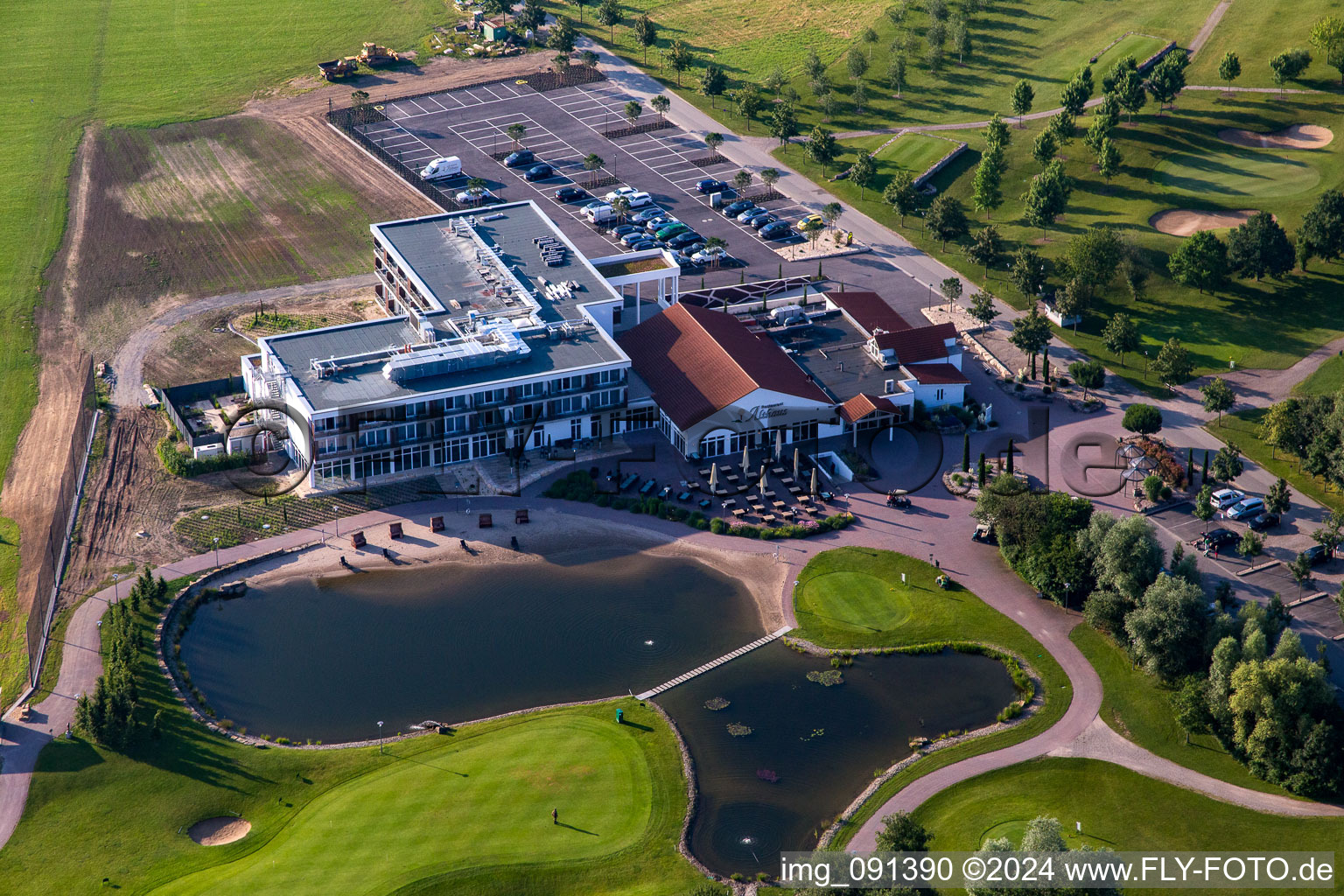 Domaine de golf Gernsheim - Hof Gräbenbruch à le quartier Allmendfeld in Gernsheim dans le département Hesse, Allemagne vue du ciel