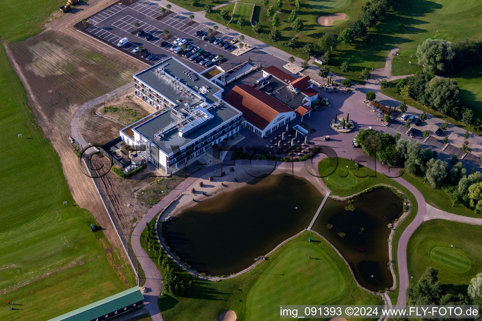 Vue aérienne de Complexe de golf Gernsheim - Hof Gräbenbruch Lufthansa Golf Club Francfort à le quartier Allmendfeld in Gernsheim dans le département Hesse, Allemagne