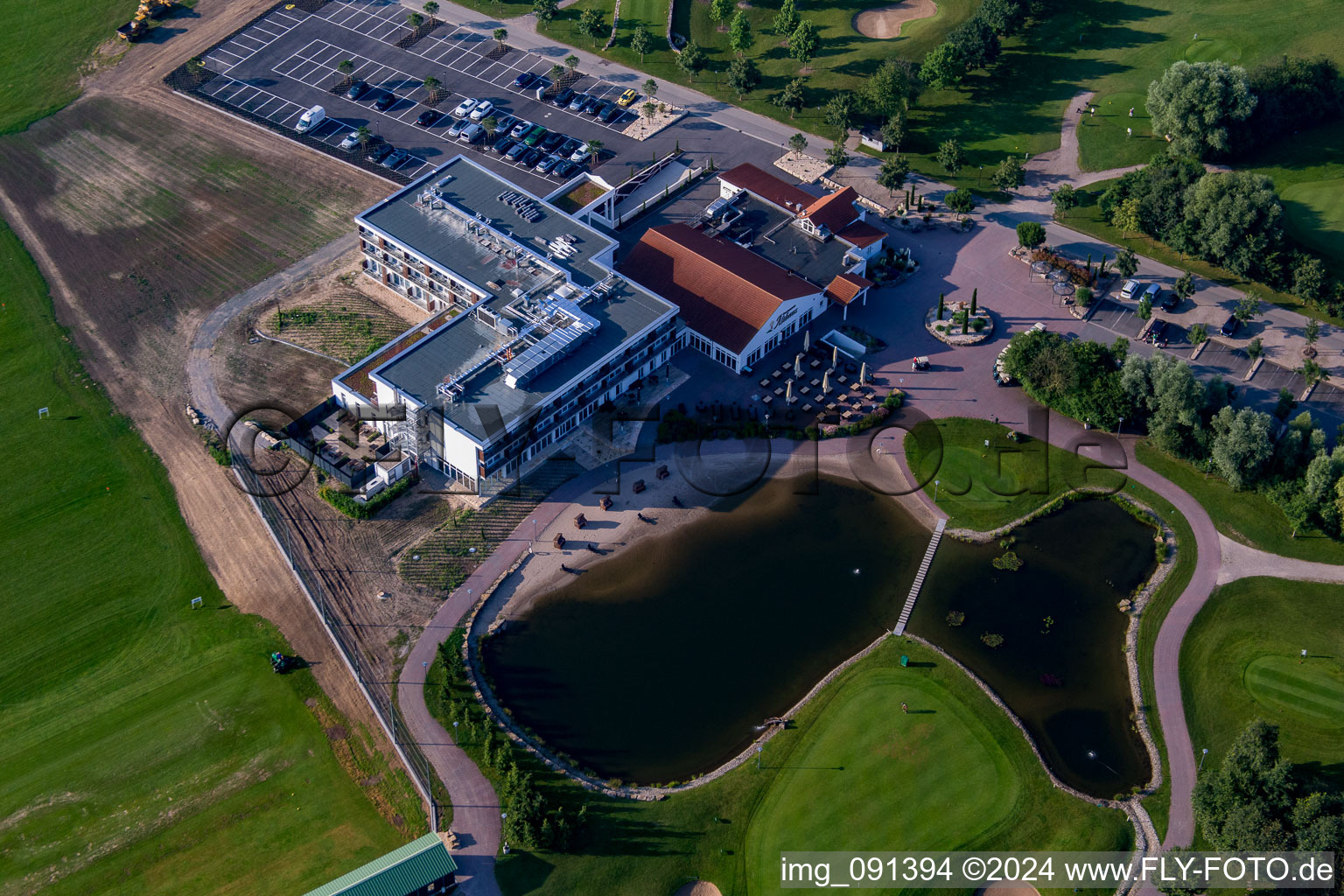 Vue aérienne de Complexe de golf Gernsheim - Hof Gräbenbruch Lufthansa Golf Club Francfort à le quartier Allmendfeld in Gernsheim dans le département Hesse, Allemagne