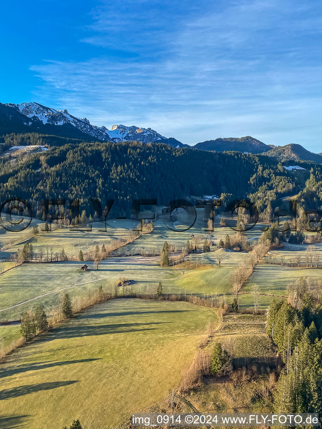 Vue aérienne de Quartier Schlegldorf in Lenggries dans le département Bavière, Allemagne