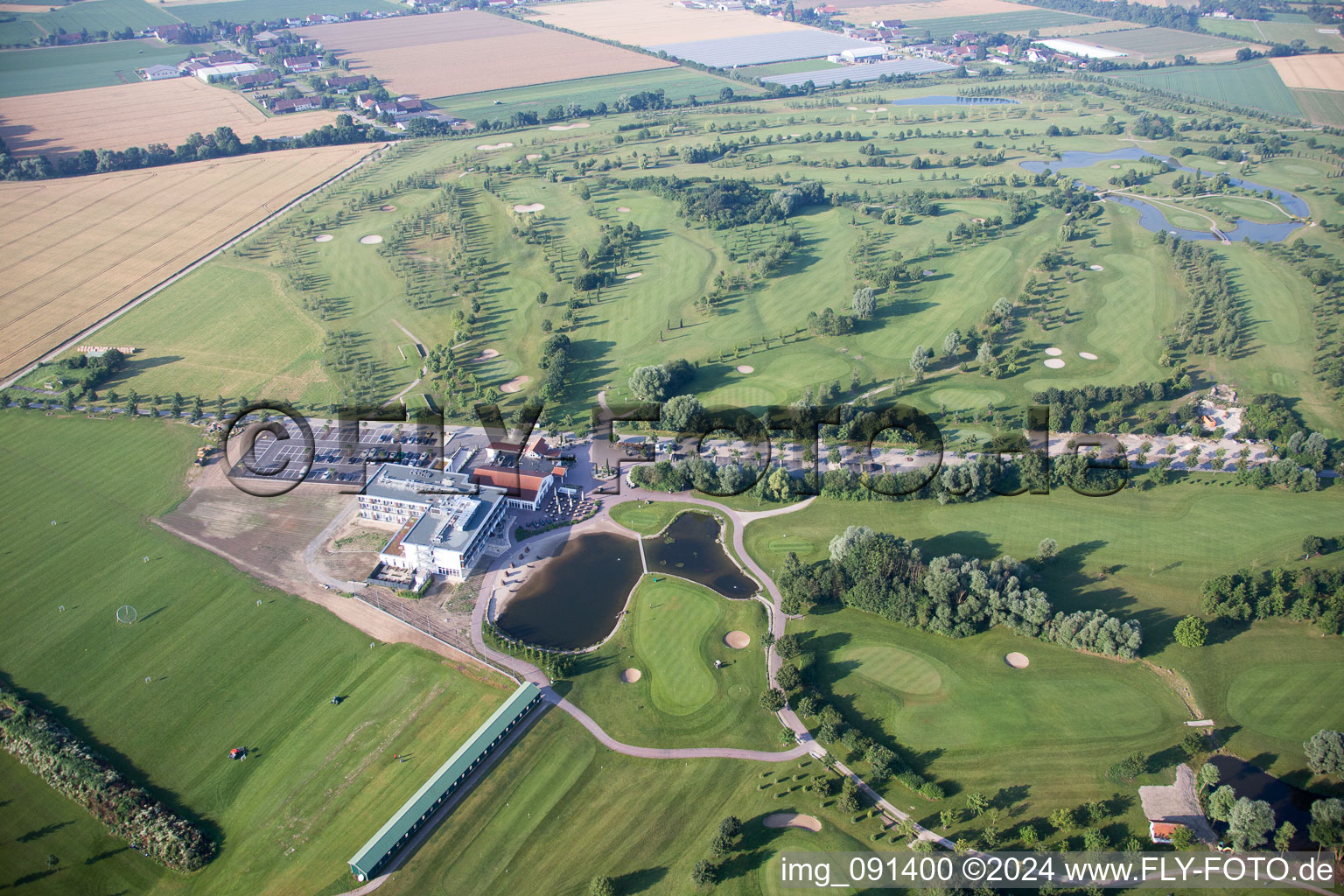 Image drone de Domaine de golf Gernsheim - Hof Gräbenbruch à le quartier Allmendfeld in Gernsheim dans le département Hesse, Allemagne