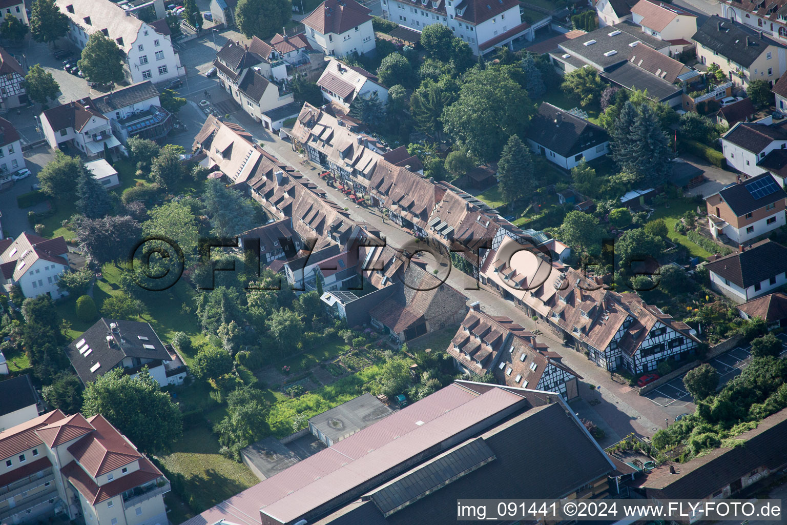 Zwingenberg dans le département Hesse, Allemagne vue du ciel