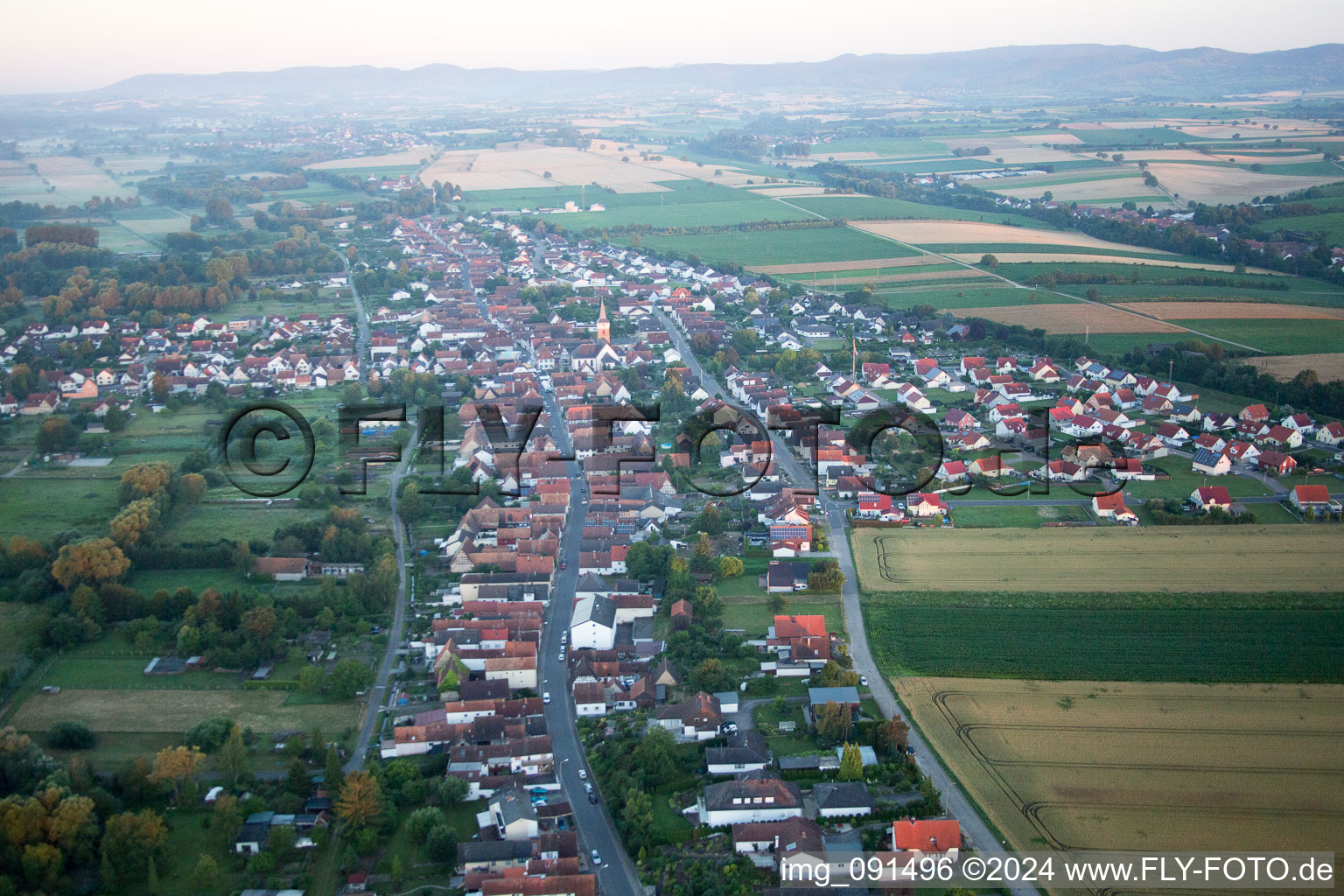 Vue d'oiseau de Quartier Schaidt in Wörth am Rhein dans le département Rhénanie-Palatinat, Allemagne