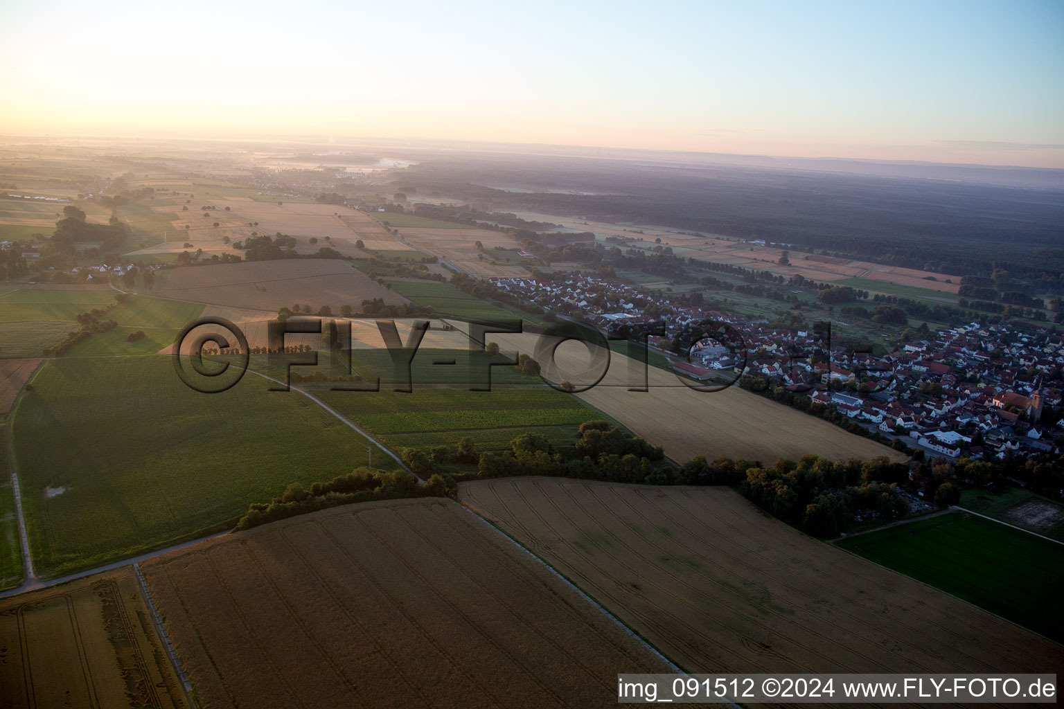 Vue aérienne de Steinfeld dans le département Rhénanie-Palatinat, Allemagne