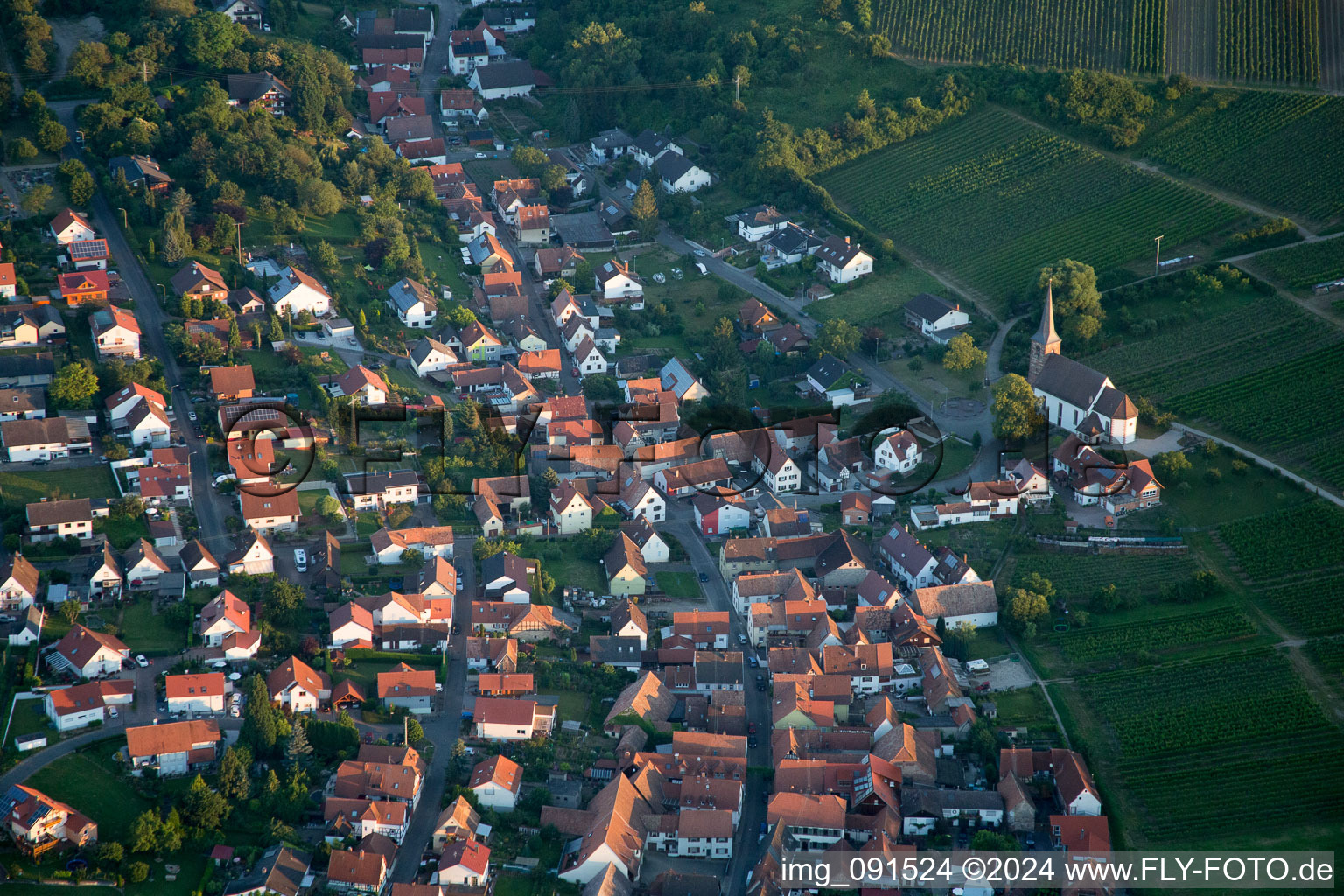 Quartier Rechtenbach in Schweigen-Rechtenbach dans le département Rhénanie-Palatinat, Allemagne vue du ciel