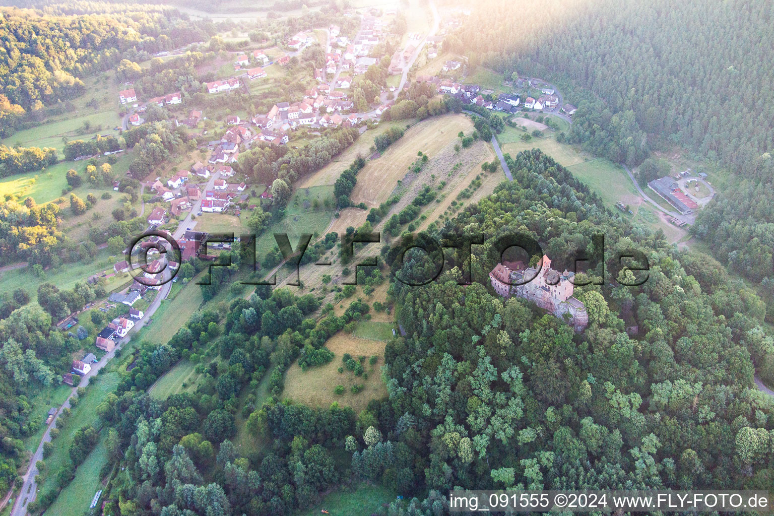 Erlenbach bei Dahn dans le département Rhénanie-Palatinat, Allemagne depuis l'avion