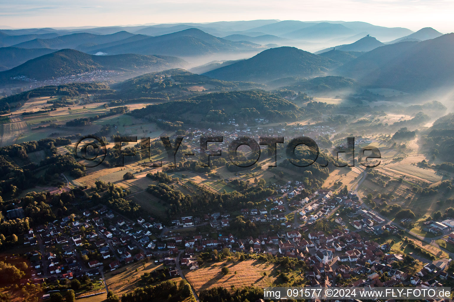 Vue oblique de Quartier Gossersweiler in Gossersweiler-Stein dans le département Rhénanie-Palatinat, Allemagne