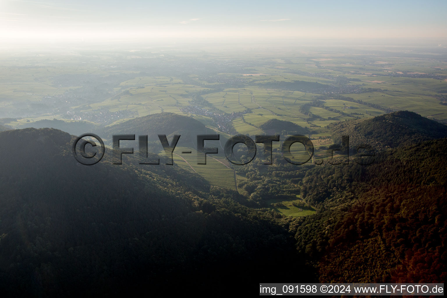 Vue aérienne de De l'ouest à Ranschbach dans le département Rhénanie-Palatinat, Allemagne