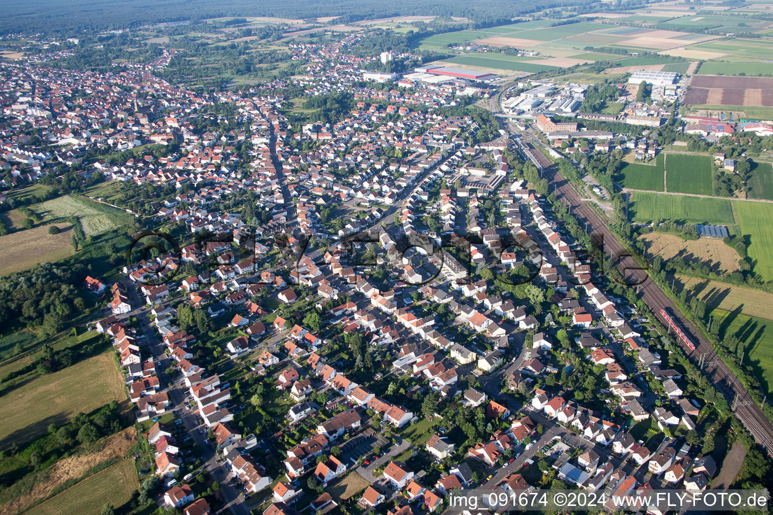 Schifferstadt dans le département Rhénanie-Palatinat, Allemagne vue d'en haut