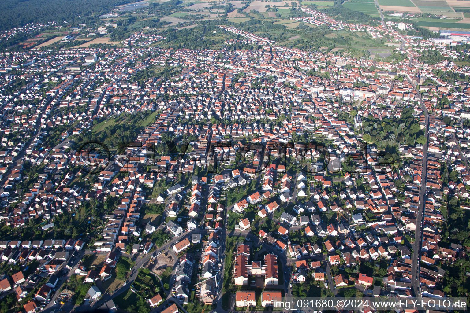 Schifferstadt dans le département Rhénanie-Palatinat, Allemagne depuis l'avion