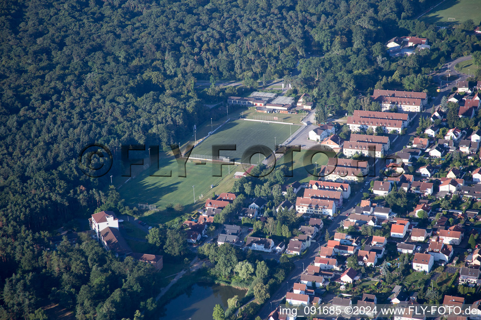 Schifferstadt dans le département Rhénanie-Palatinat, Allemagne vue du ciel