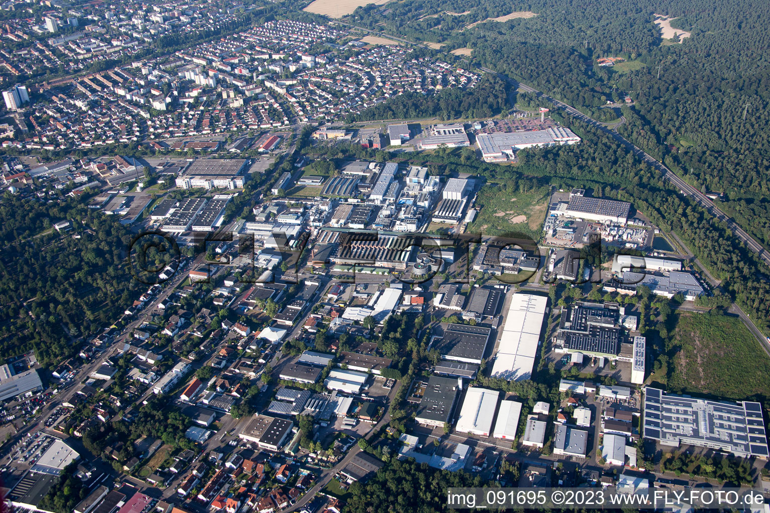 N à Speyer dans le département Rhénanie-Palatinat, Allemagne vue d'en haut