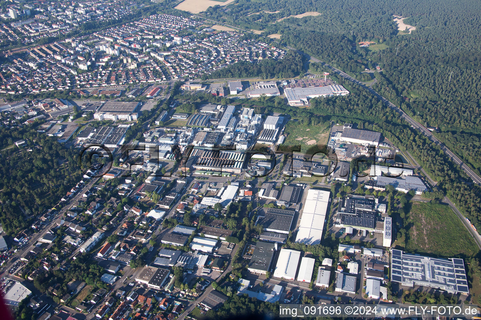 N à Speyer dans le département Rhénanie-Palatinat, Allemagne depuis l'avion