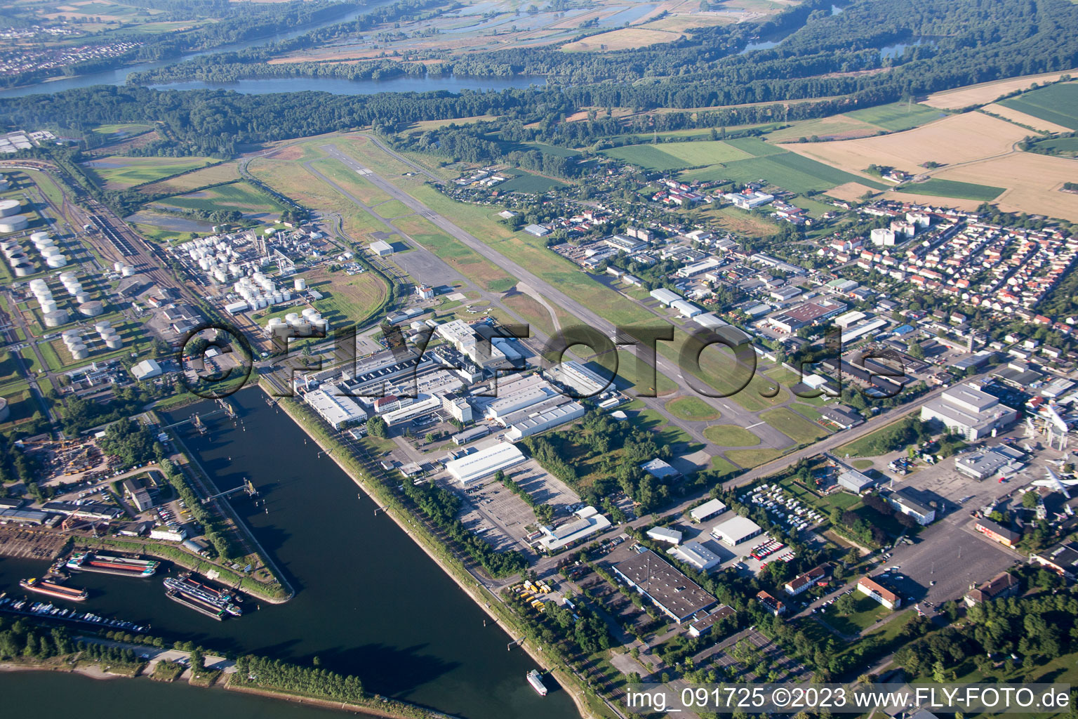 Vue oblique de Aérodrome à Speyer dans le département Rhénanie-Palatinat, Allemagne