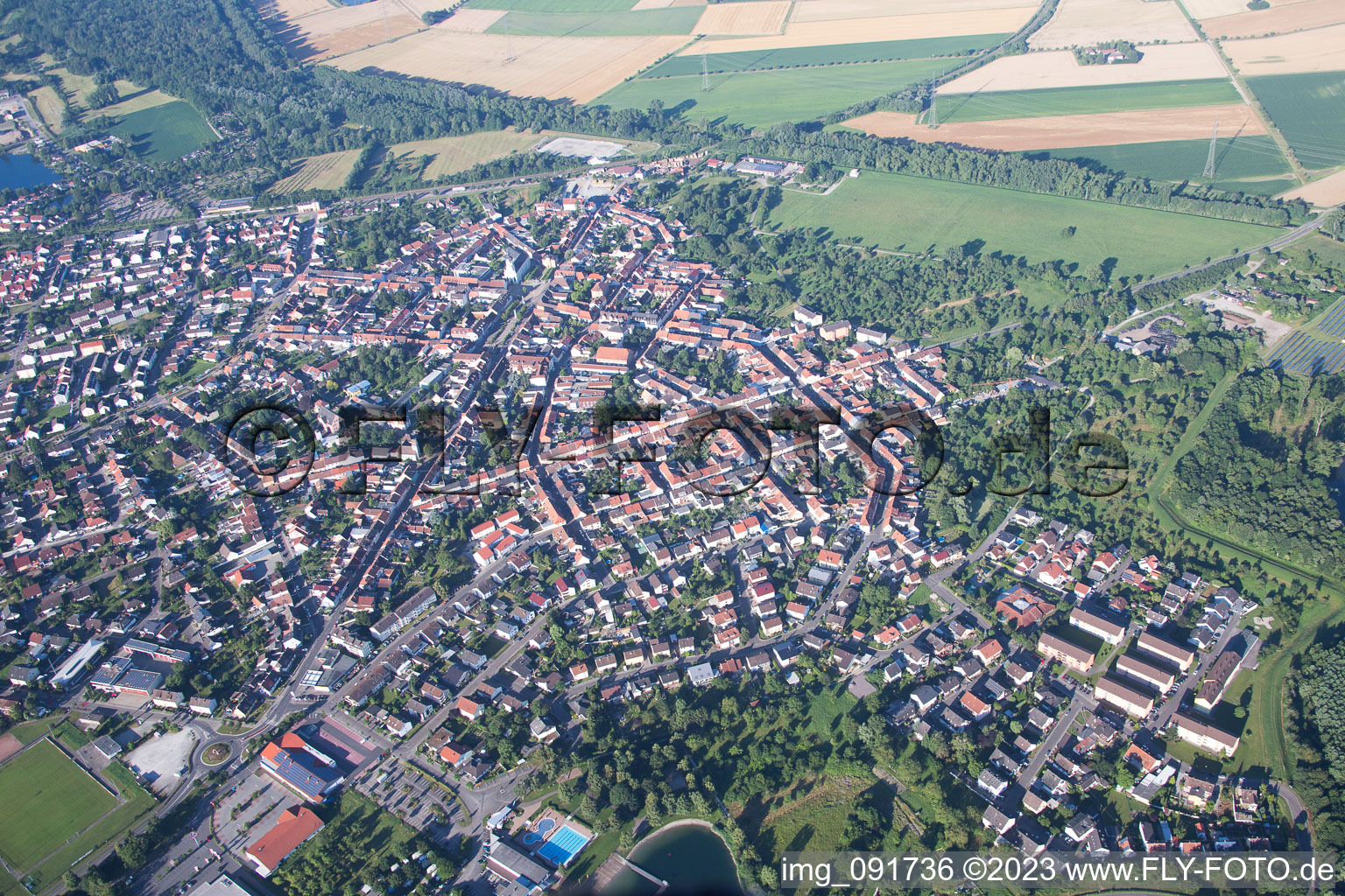 Philippsburg dans le département Bade-Wurtemberg, Allemagne vue d'en haut