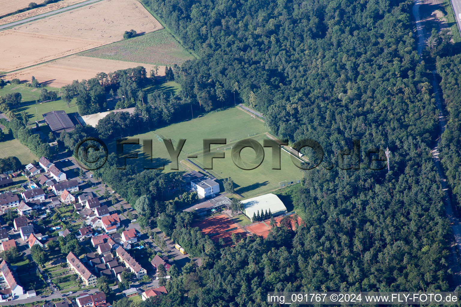 Weingarten dans le département Bade-Wurtemberg, Allemagne vue du ciel