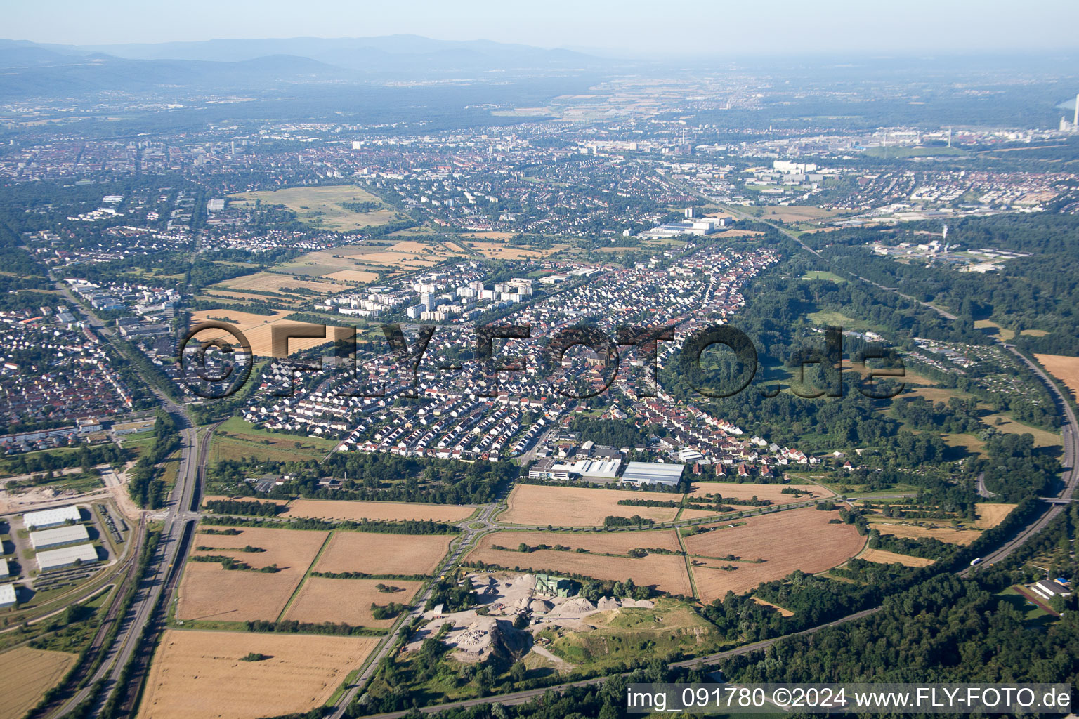 Image drone de Quartier Neureut in Karlsruhe dans le département Bade-Wurtemberg, Allemagne