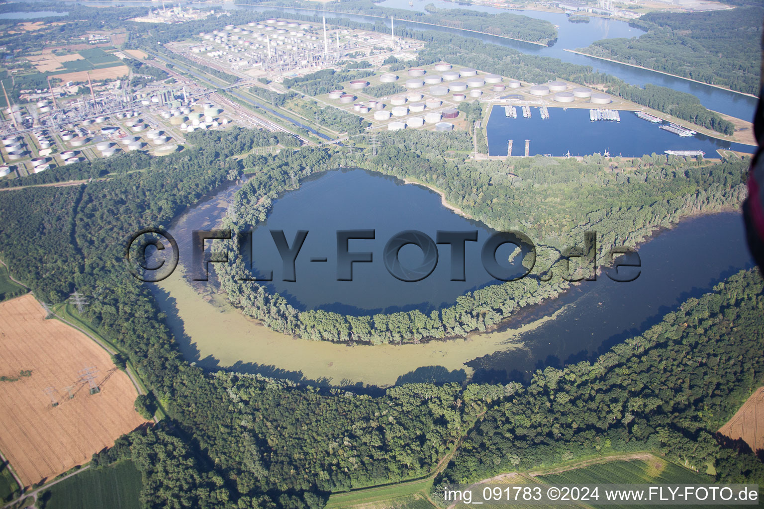 Quartier Eggenstein in Eggenstein-Leopoldshafen dans le département Bade-Wurtemberg, Allemagne vue du ciel