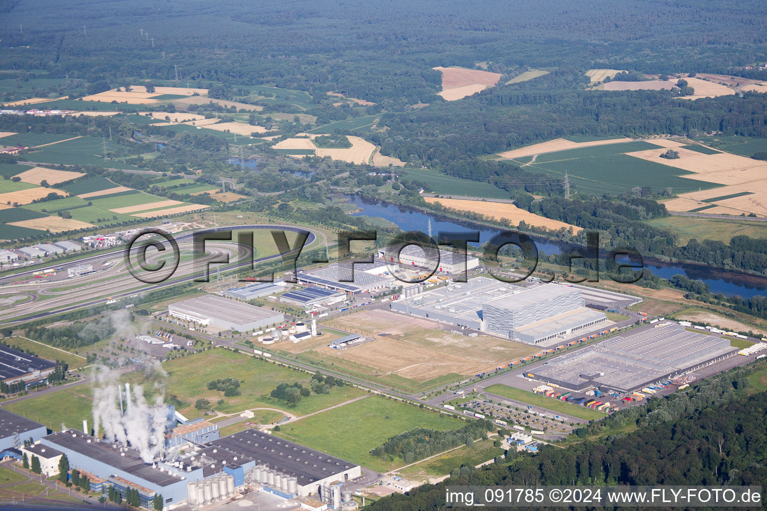 Zone industrielle d'Oberwald à Wörth am Rhein dans le département Rhénanie-Palatinat, Allemagne vue d'en haut