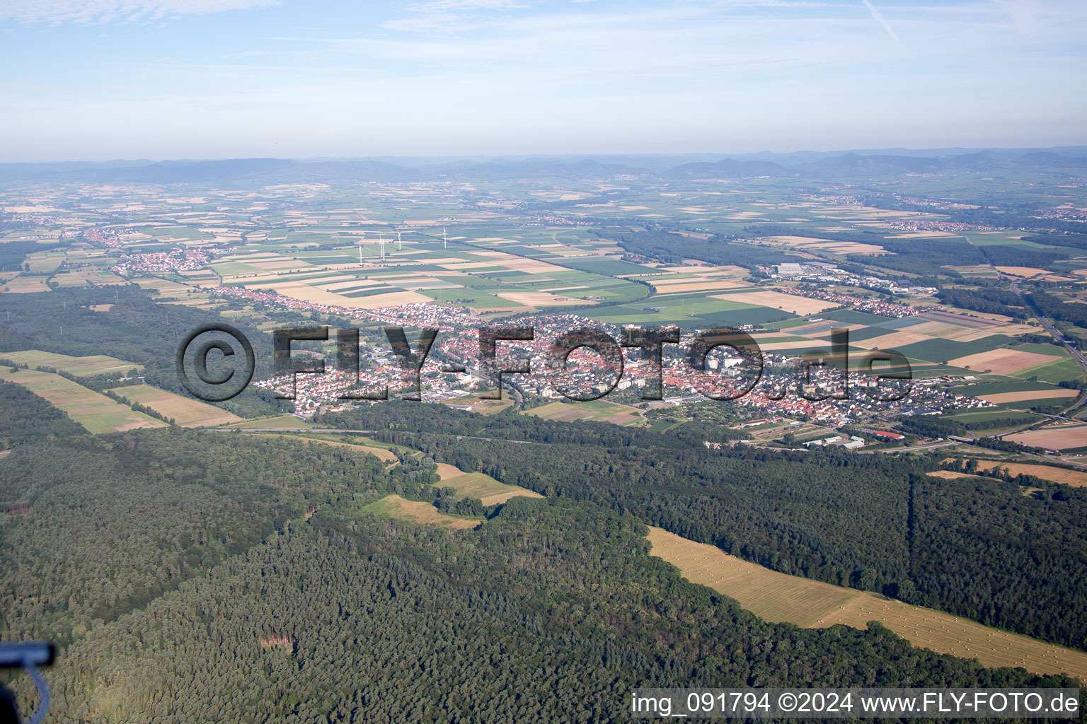 Vue d'oiseau de Kandel dans le département Rhénanie-Palatinat, Allemagne