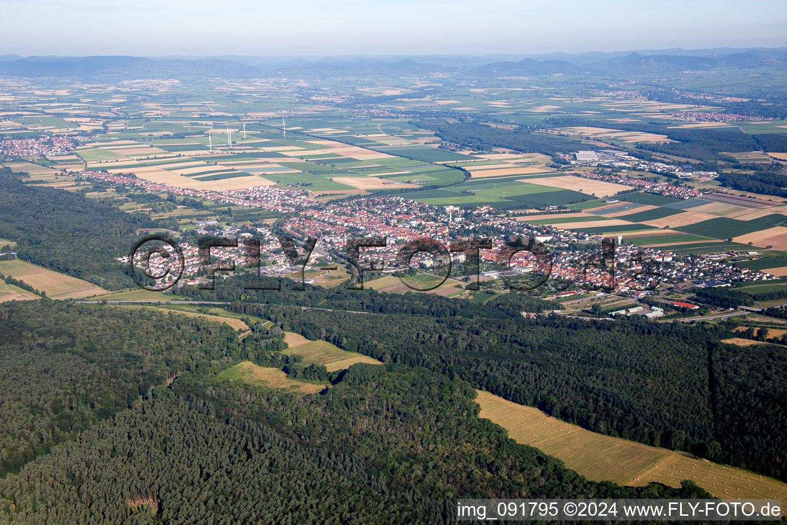 Kandel dans le département Rhénanie-Palatinat, Allemagne vue du ciel