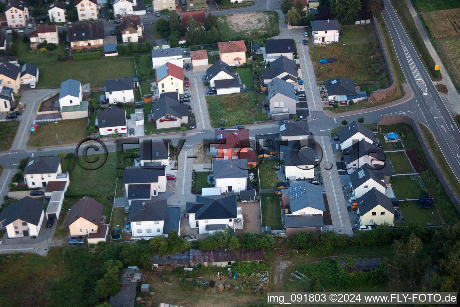 Minfeld dans le département Rhénanie-Palatinat, Allemagne vue d'en haut