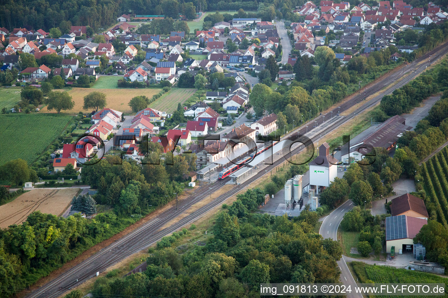 Winden dans le département Rhénanie-Palatinat, Allemagne du point de vue du drone