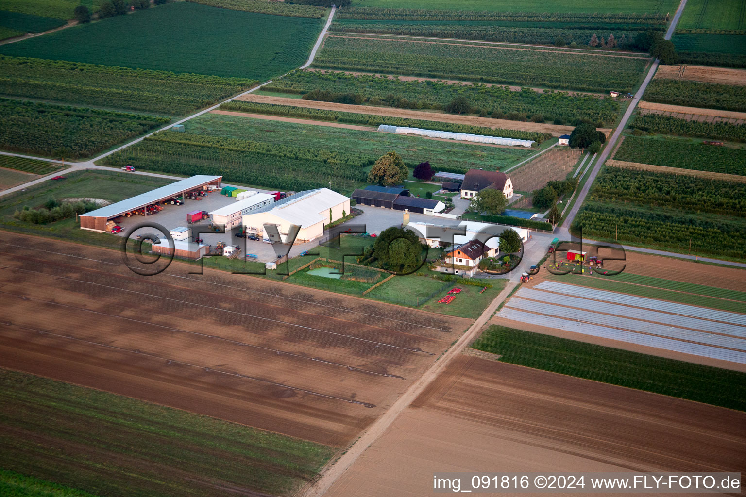 Winden dans le département Rhénanie-Palatinat, Allemagne d'un drone