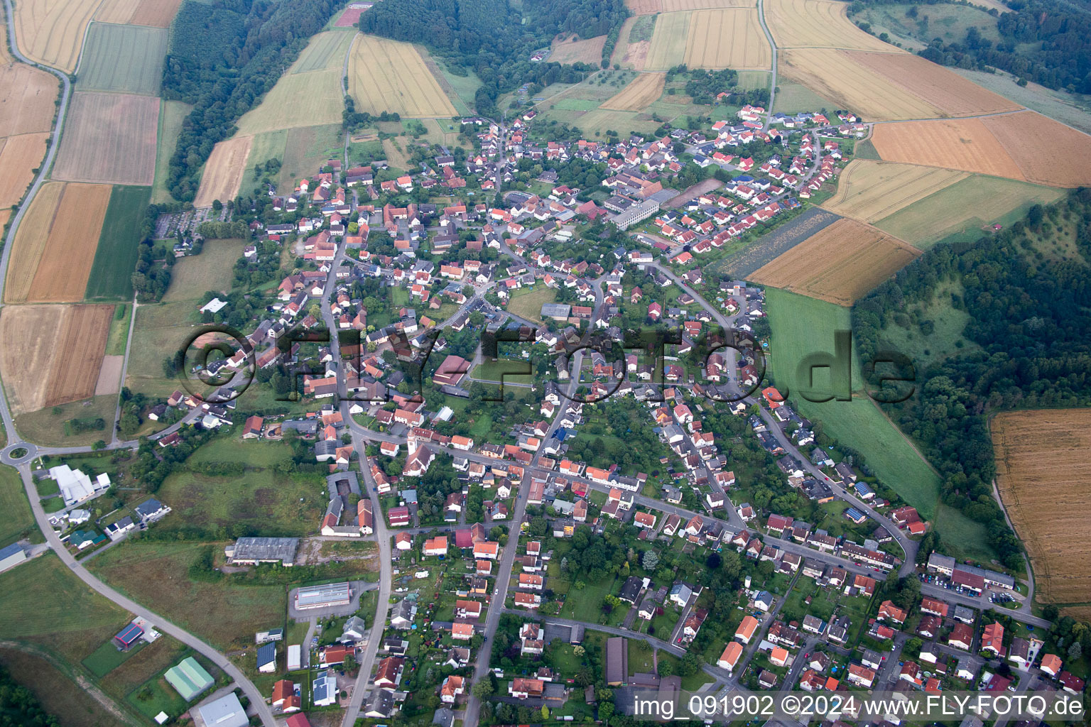 Vue aérienne de Höheinöd dans le département Rhénanie-Palatinat, Allemagne