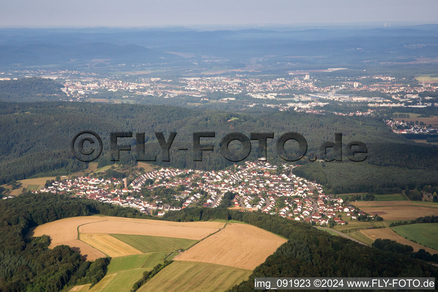 Vue aérienne de Lambsborn dans le département Rhénanie-Palatinat, Allemagne