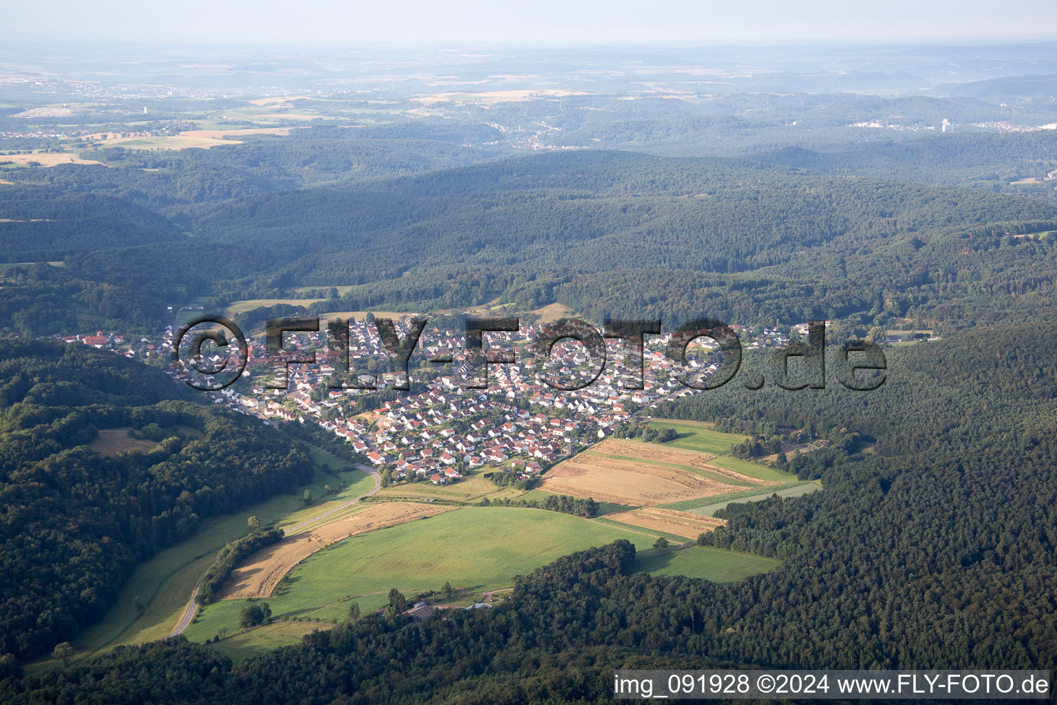 Vue aérienne de Bechhofen dans le département Rhénanie-Palatinat, Allemagne