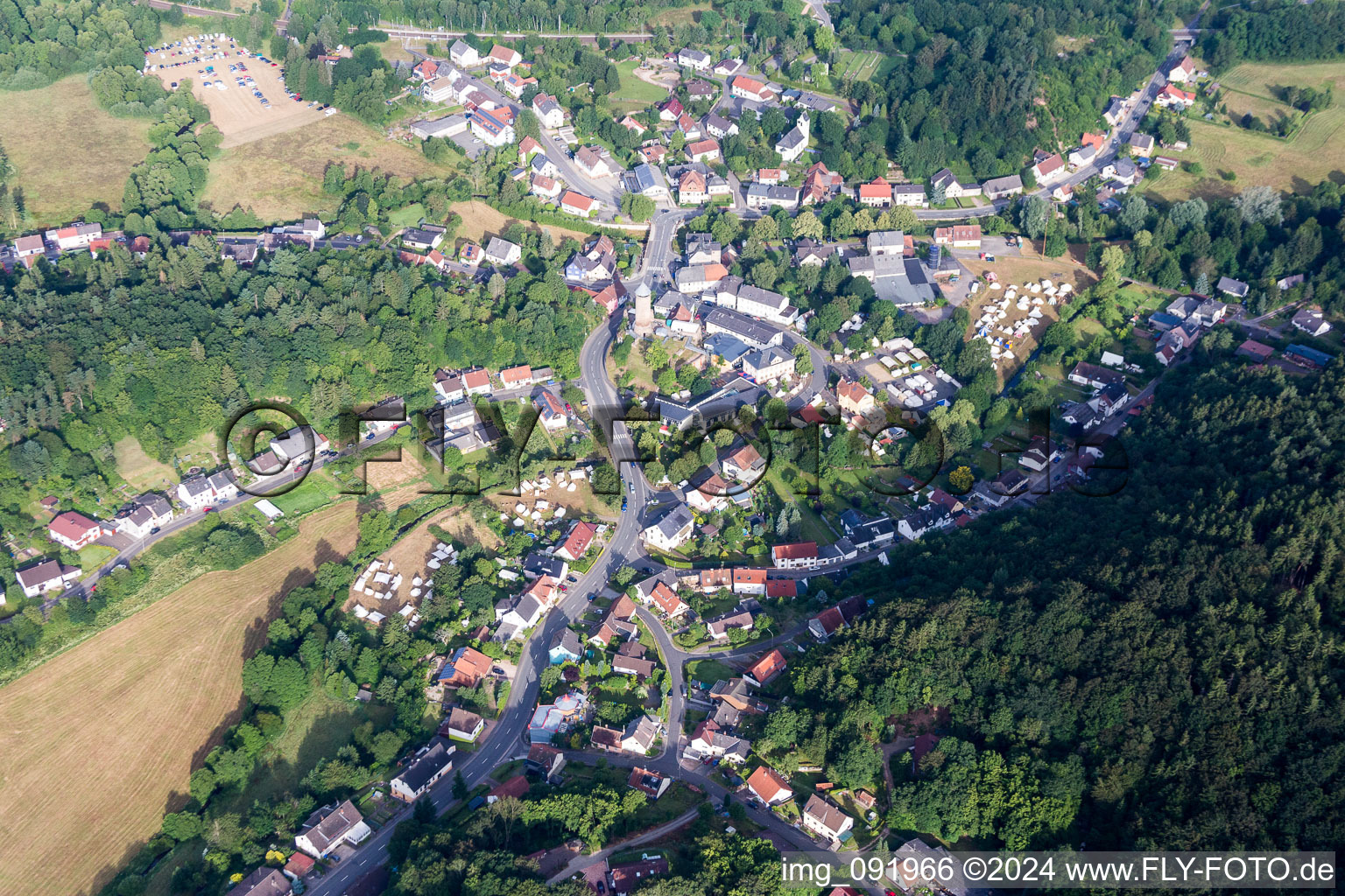Vue aérienne de Vue sur le village à Nohfelden dans le département Sarre, Allemagne