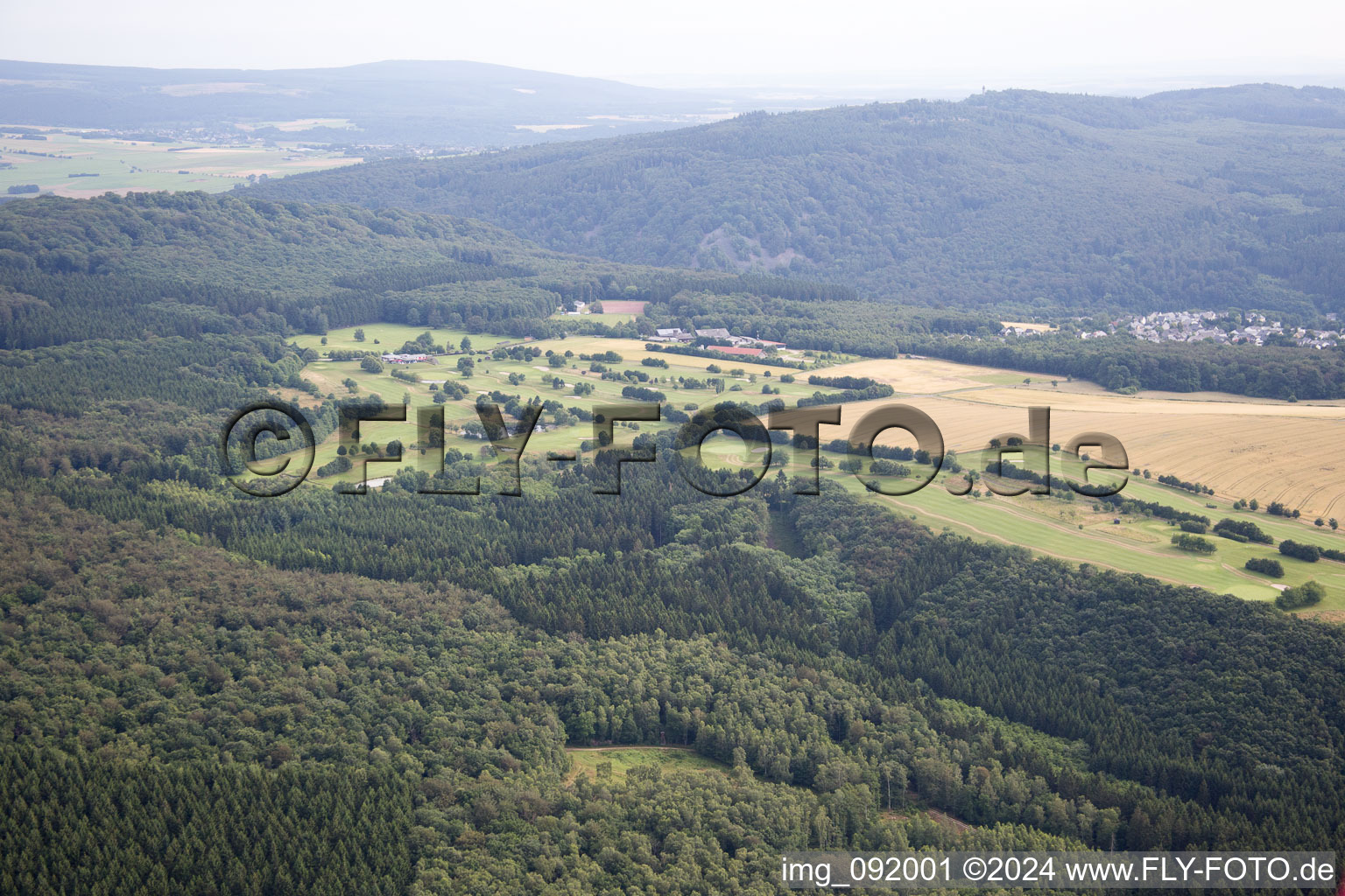 Vue aérienne de Site du terrain de golf GC Edelstein Hunsrück eV à Kirschweiler dans le département Rhénanie-Palatinat, Allemagne