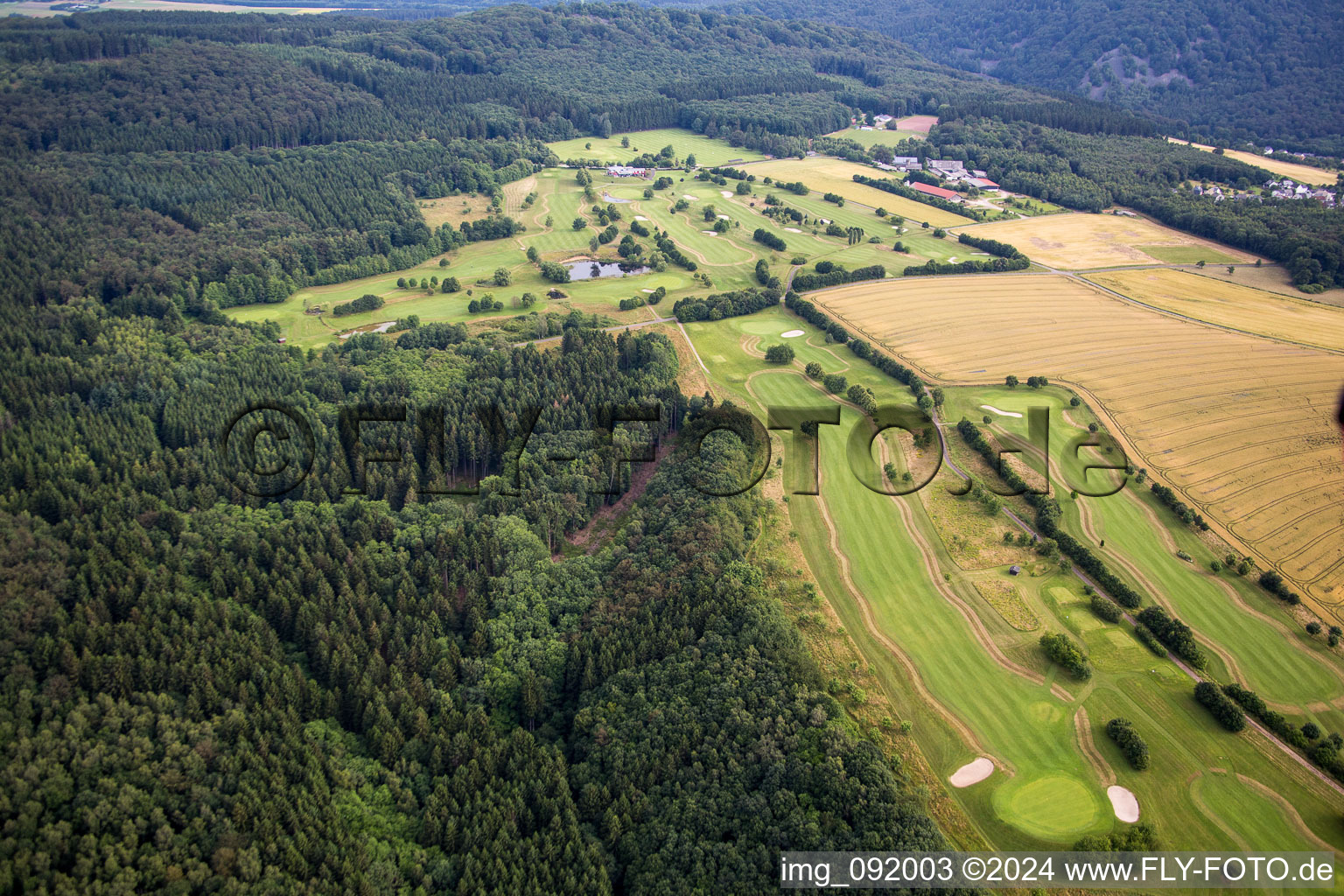 Vue aérienne de Site du terrain de golf GC Edelstein Hunsrück eV à Kirschweiler dans le département Rhénanie-Palatinat, Allemagne