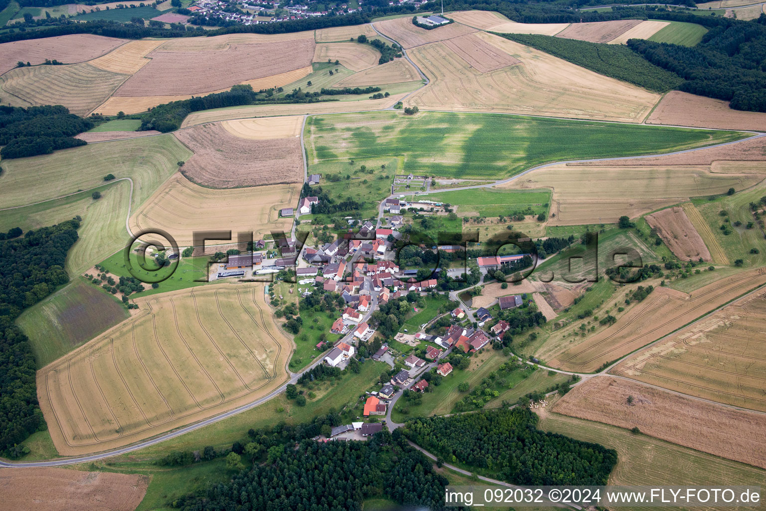 Vue aérienne de Buborn dans le département Rhénanie-Palatinat, Allemagne