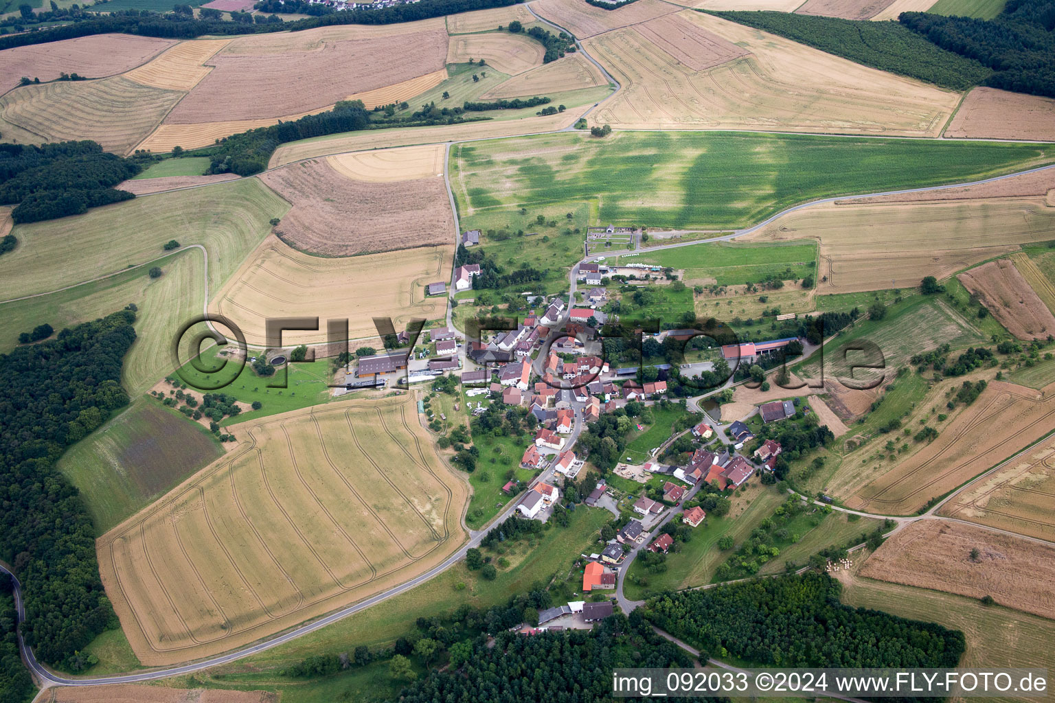 Vue aérienne de Buborn dans le département Rhénanie-Palatinat, Allemagne