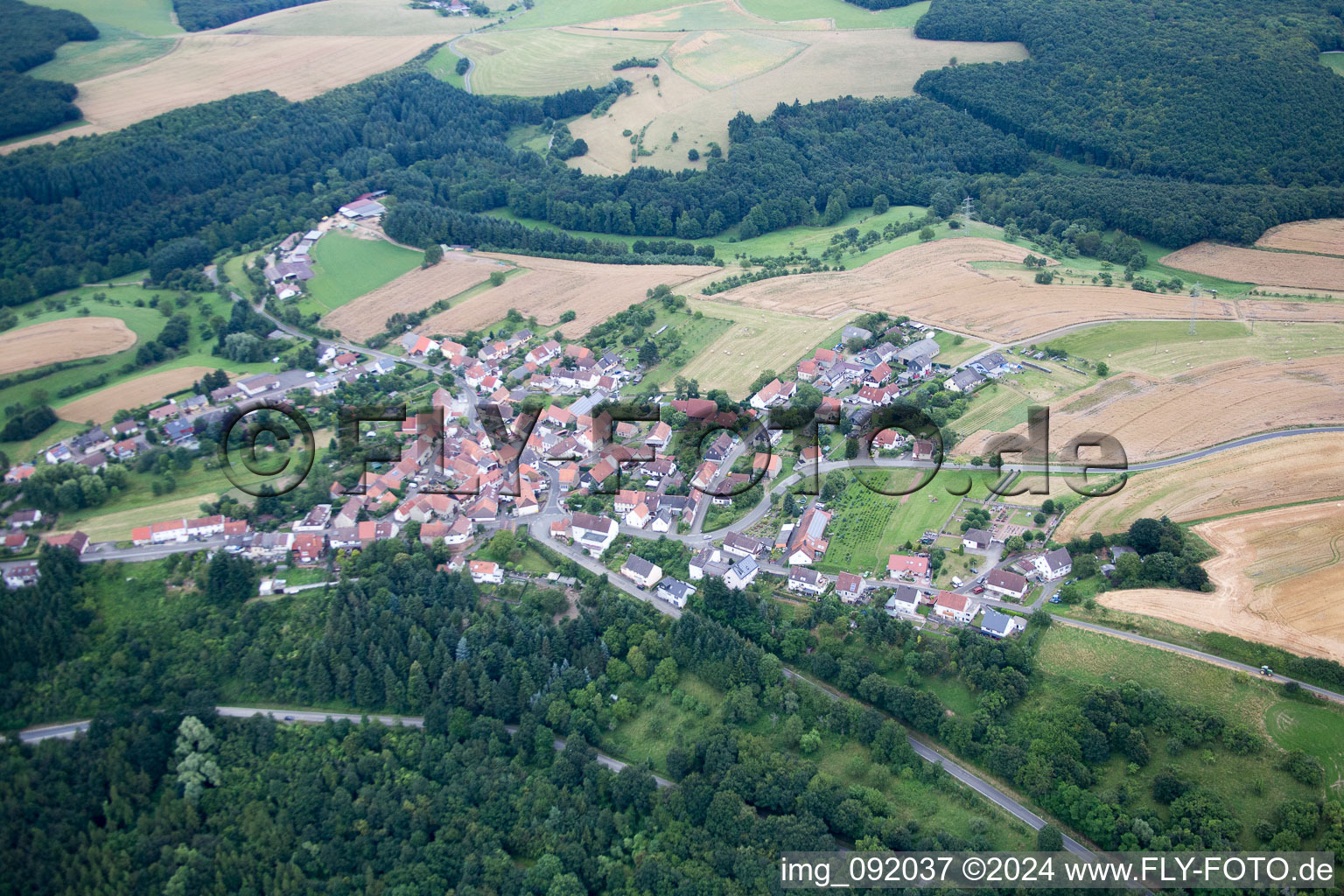 Vue aérienne de Einöllen dans le département Rhénanie-Palatinat, Allemagne