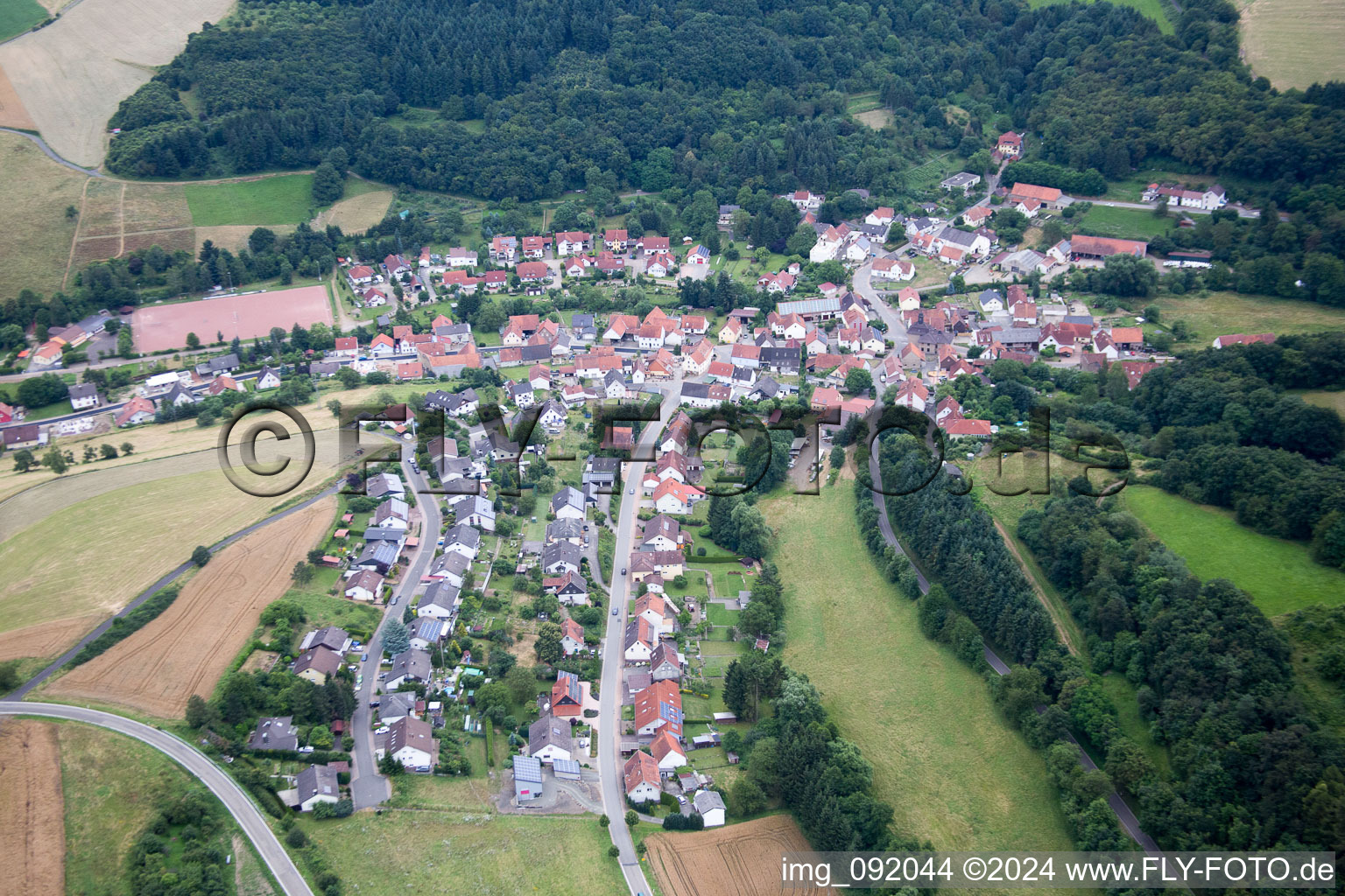 Vue aérienne de Hefersweiler dans le département Rhénanie-Palatinat, Allemagne