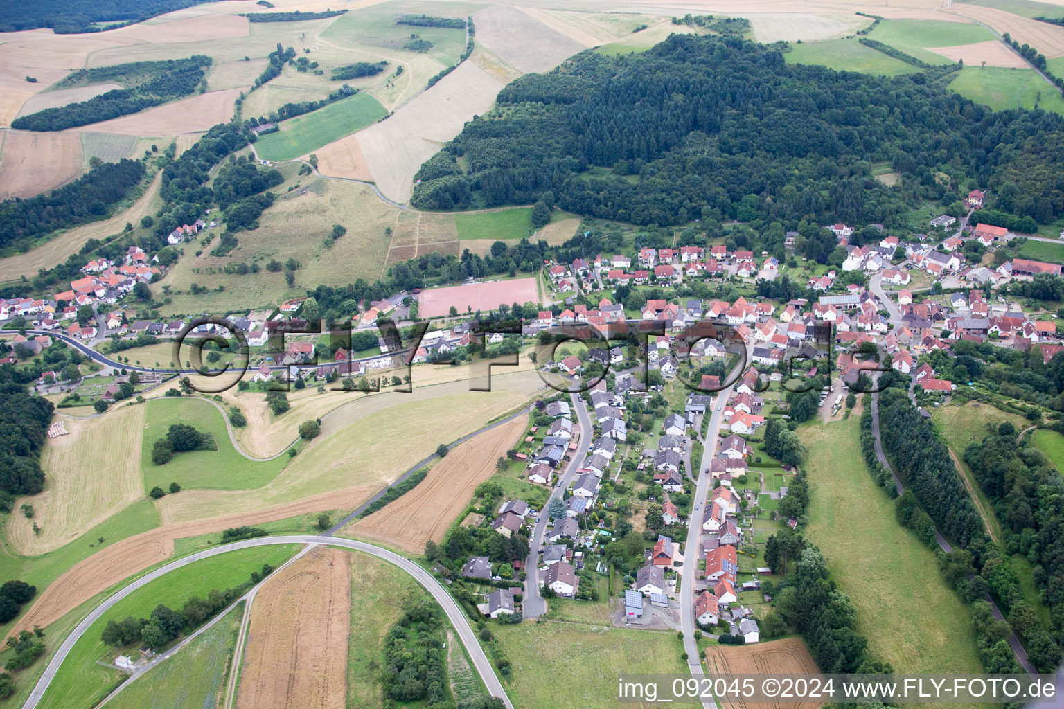 Vue aérienne de Hefersweiler dans le département Rhénanie-Palatinat, Allemagne