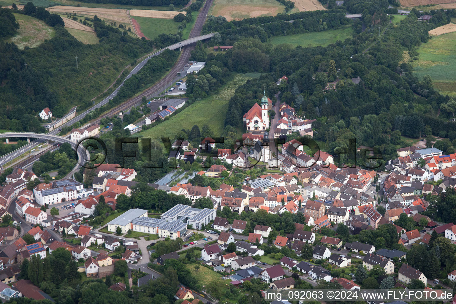 Vue aérienne de Winnweiler dans le département Rhénanie-Palatinat, Allemagne