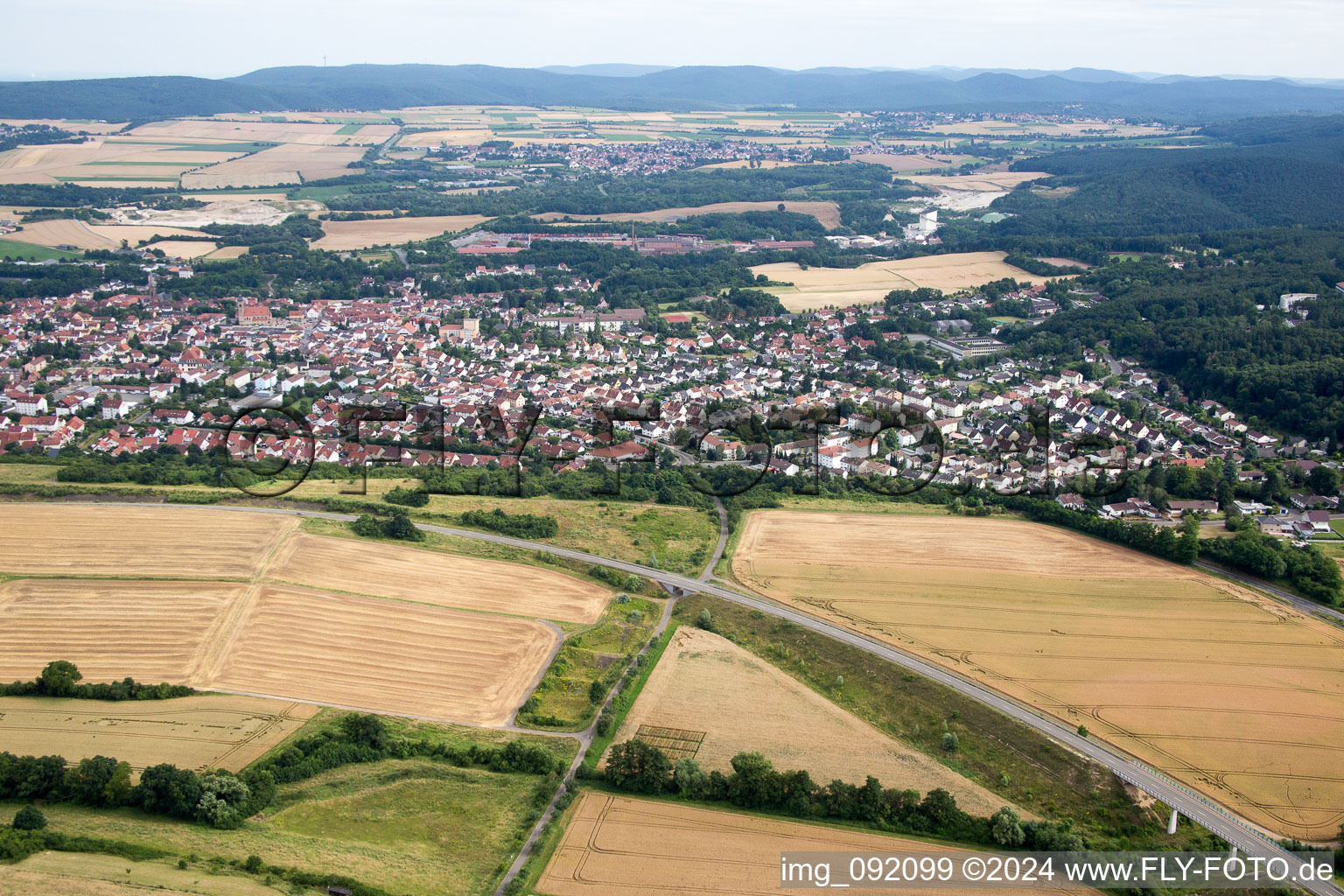 Vue aérienne de Eisenberg dans le département Rhénanie-Palatinat, Allemagne