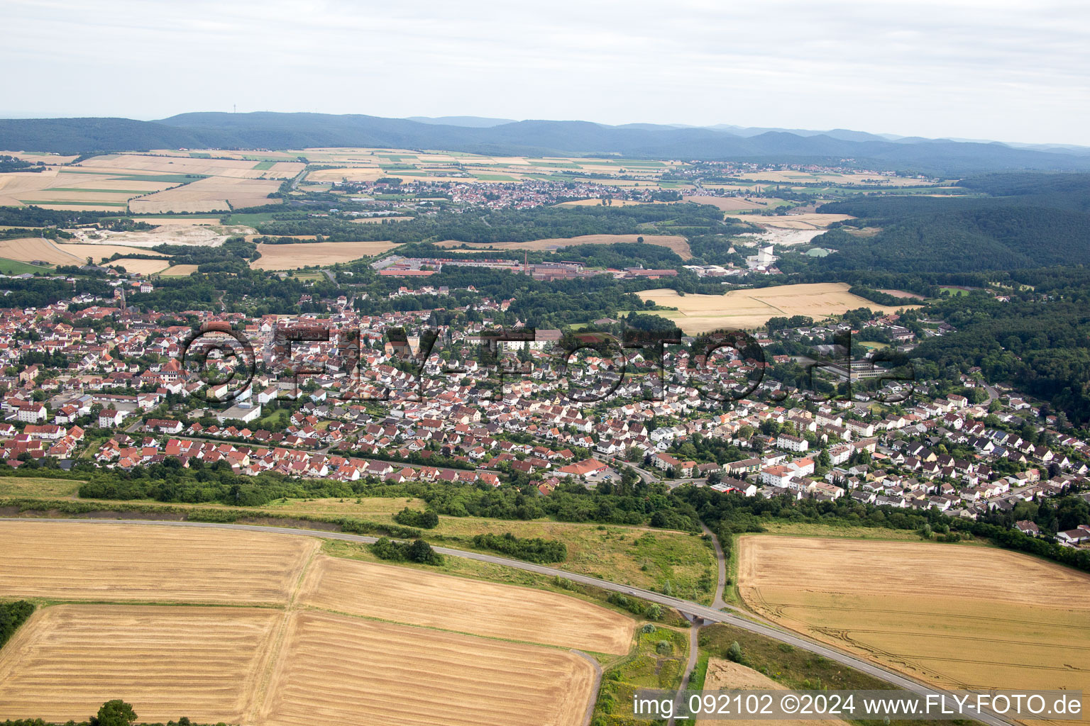 Vue oblique de Eisenberg dans le département Rhénanie-Palatinat, Allemagne