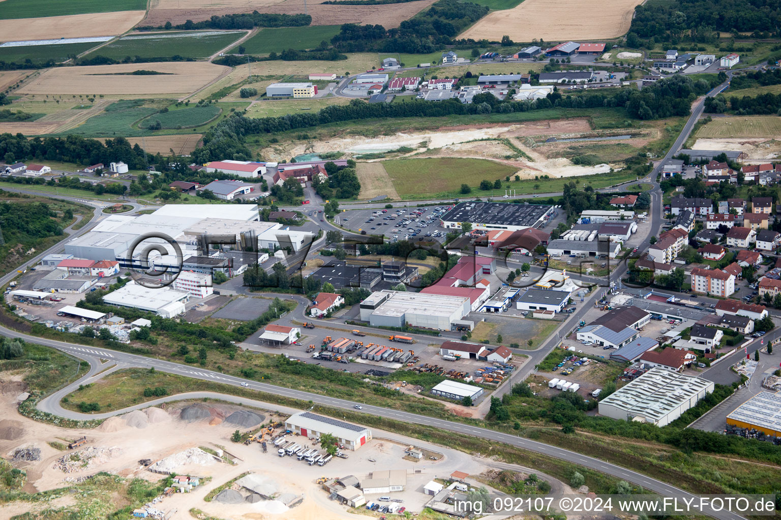 Eisenberg dans le département Rhénanie-Palatinat, Allemagne depuis l'avion