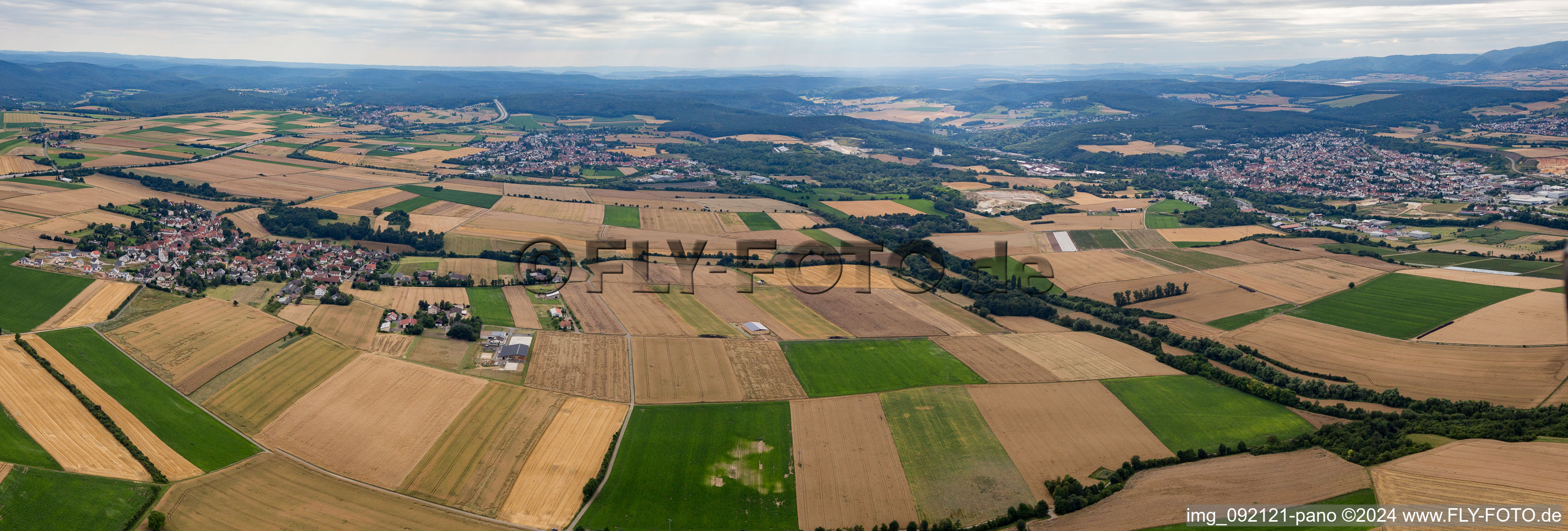 Vue oblique de Eisenberg dans le département Rhénanie-Palatinat, Allemagne